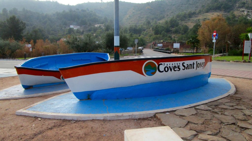 Entrada a les Coves de Sant Josep