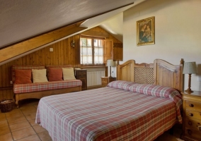 Habitación 4 Abuhardillada