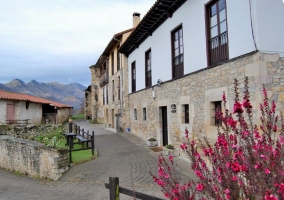 Fachada vista desde el suelo