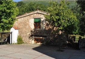 Dormitorio doble en la buhardilla de la casa rural