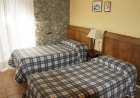 Habitación triple con balcón