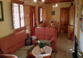 Piscina junto a la casa
