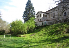 Jardín y vistas de la casa