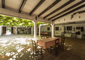 Comedor con arcos en la casa rural