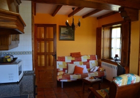 Forcon sala de estar con ventana