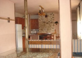 Casa con cocina y comedor