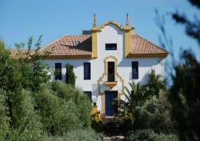 Vista del hotel desde el jardín