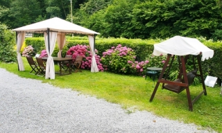 Jardín con merendero