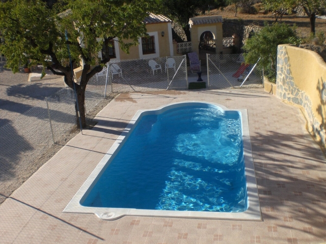 Acceso a la piscina 