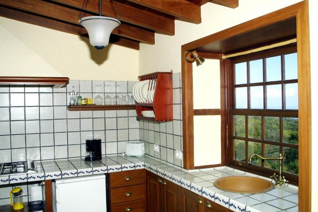 Cocina con ventanal 