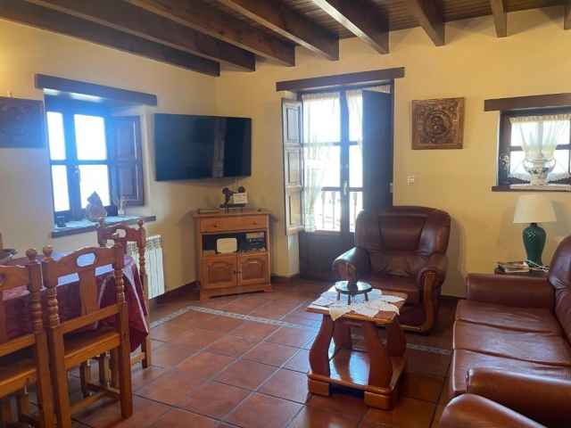 Sala amplia con tele 