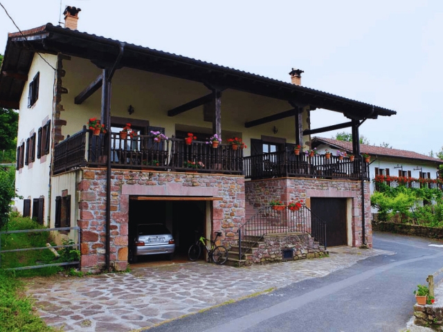 Amplio exterior de la casa