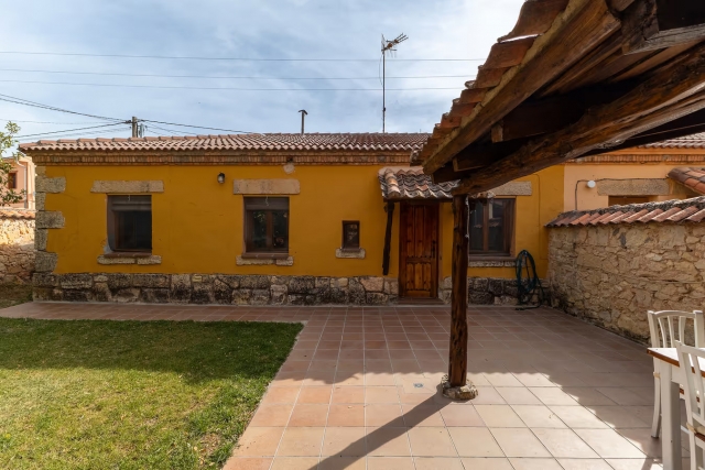 Amplios exteriores y jardines