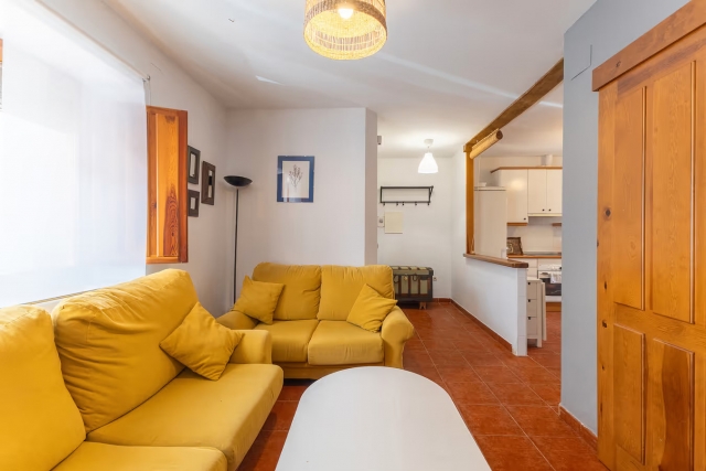 Sala amplia con sillones