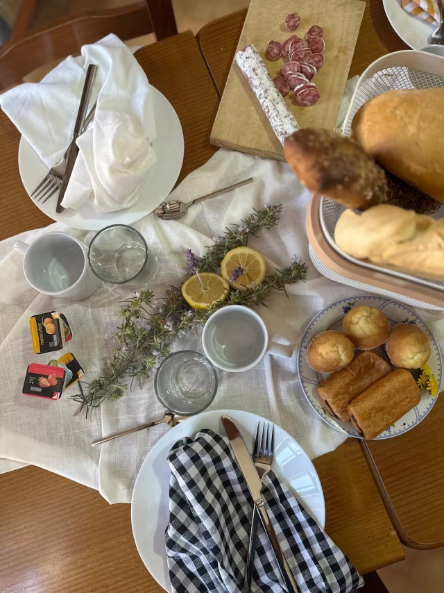 Sala de estar y desayuno