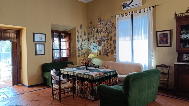 Edificio con aula de arte