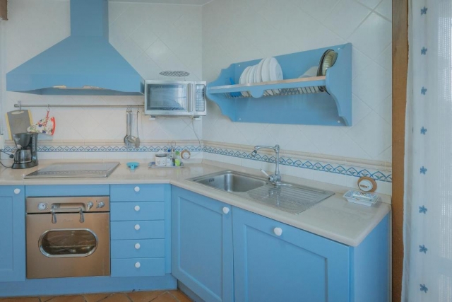 Cocina con detalles azules