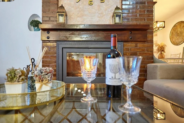 Sala de estar con chimenea