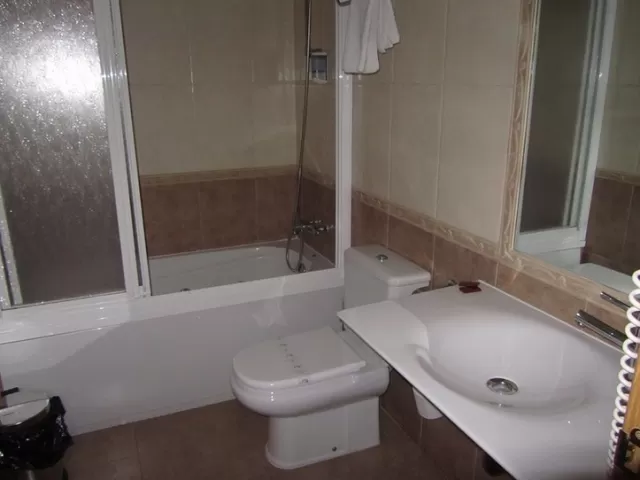 Habitación doble con baño