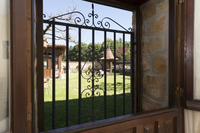 Dormitorio con vistas