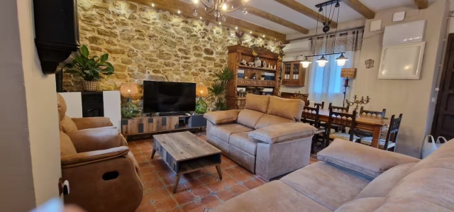 Sala amplia con tele 