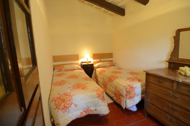 Dormitorio con dos camas