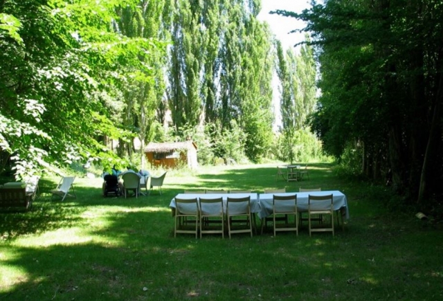 Jardin con mobiliario
