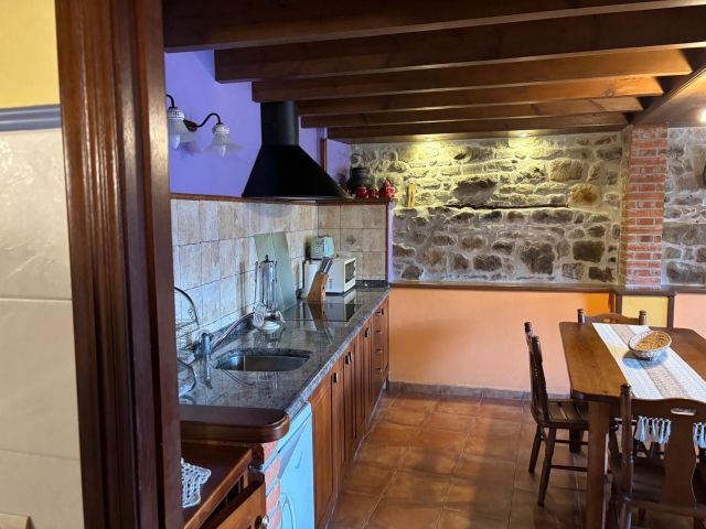 Cascayu cocina con mesa 