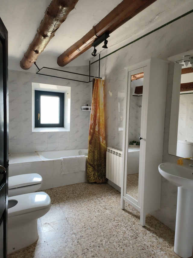 BAÑO CON DUCHA