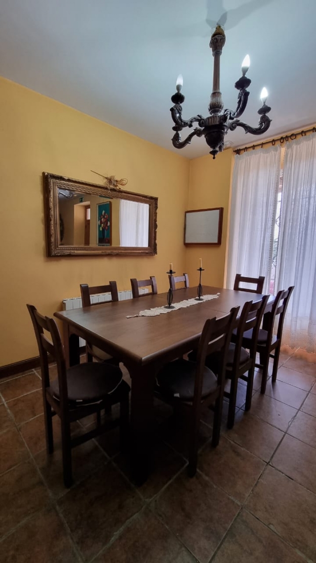 Comedor con mesa