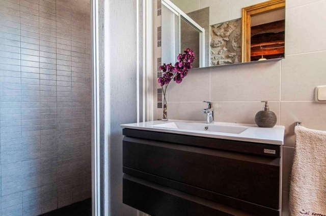 Interior bano con ducha