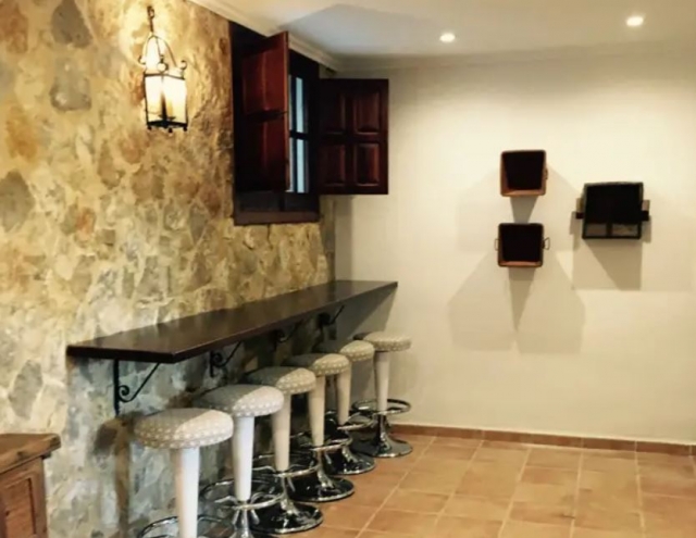 Estancias de la casa con barra