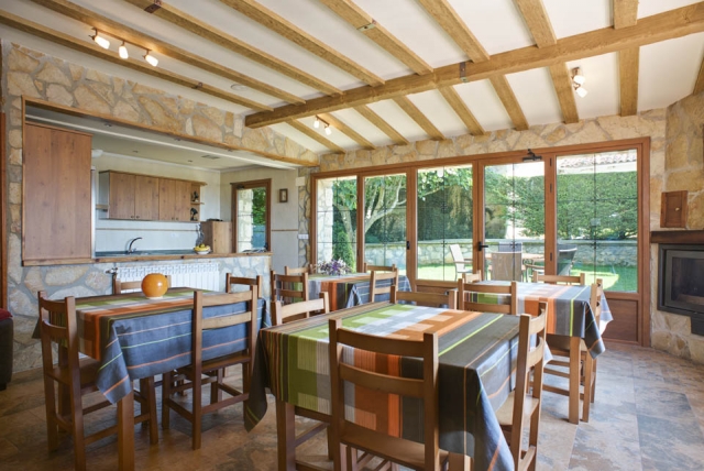 Comedor amplio con vistas