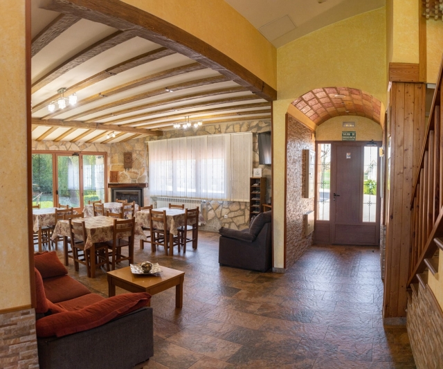 Sala amplia con entrada