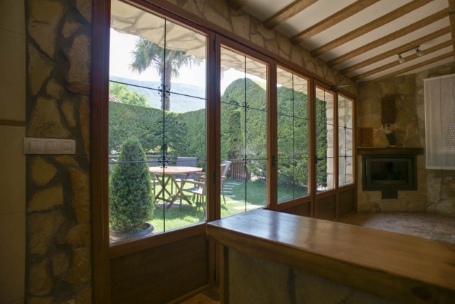 Sala amplia con vistas