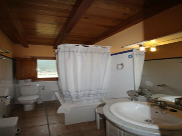 Bano con banera y ducha