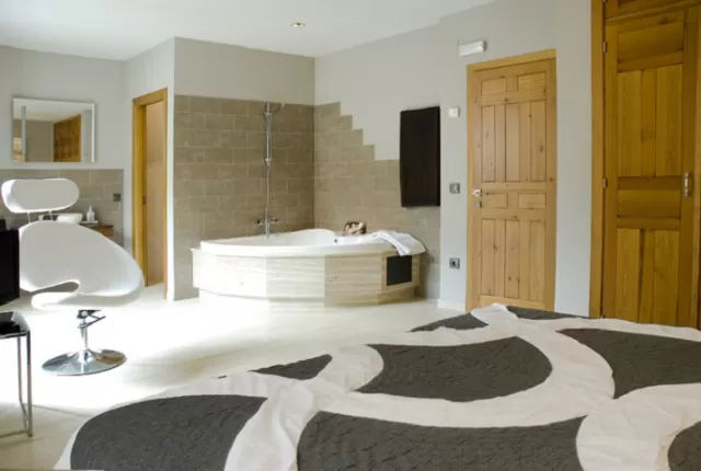 Dormitorio doble con jacuzzi