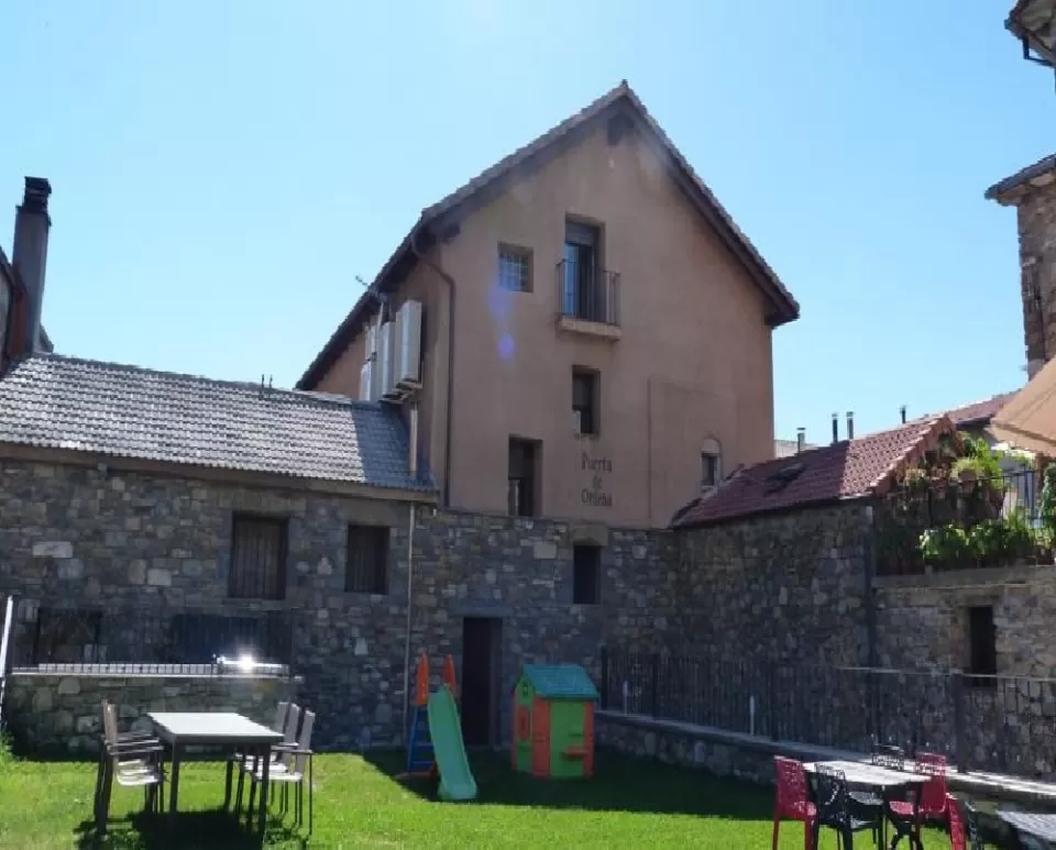 Apartamentos Puerta de Ordesa - Escalona