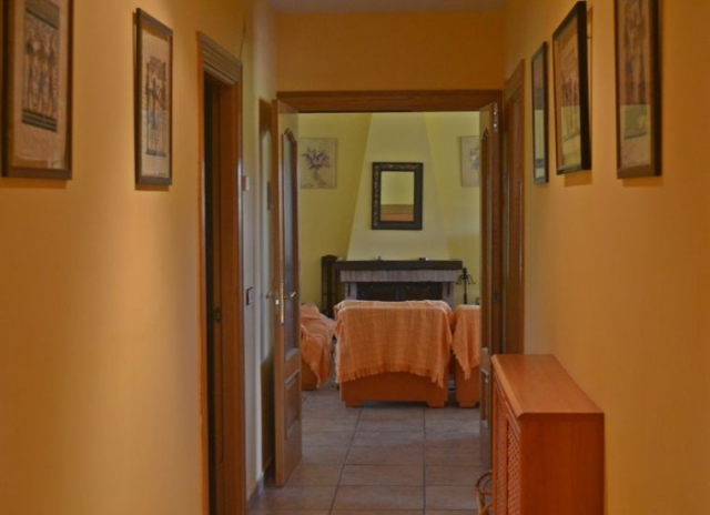 Pasillo y vistas de la sala de estar