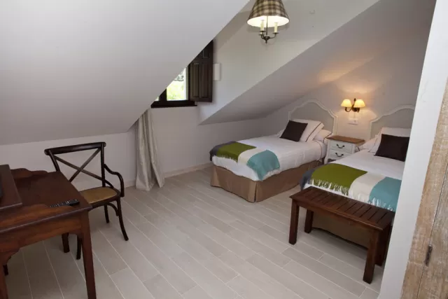 Habitación 7 abuhardillada
