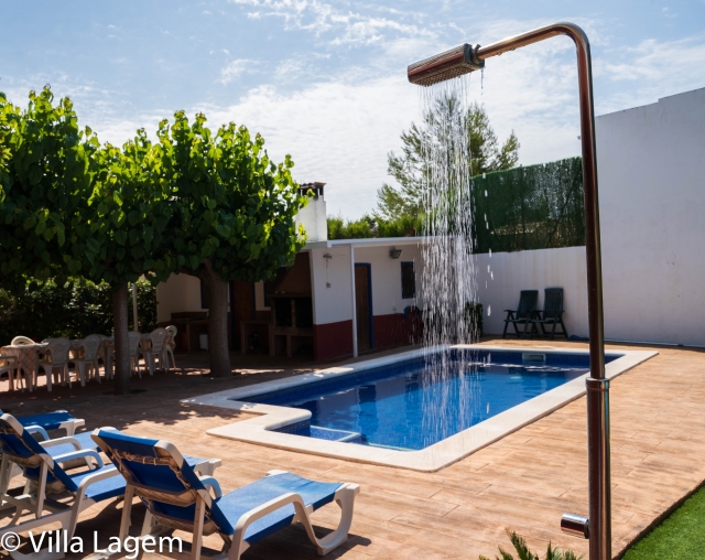Piscina y ducha