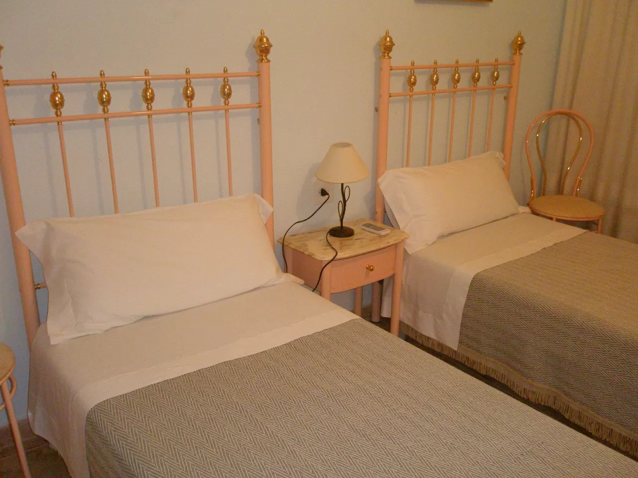 Habitaciones dobles (Nº 2, 3, 5, 6)