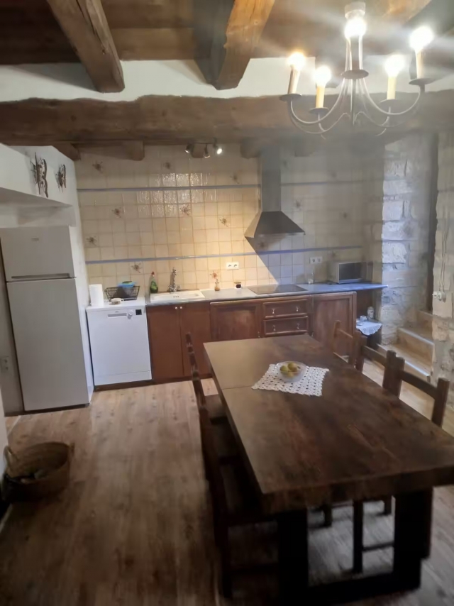 Cocina comedor y sillas