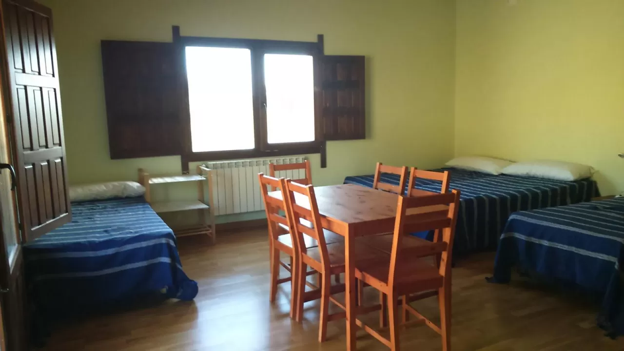 Room for 6 people 1