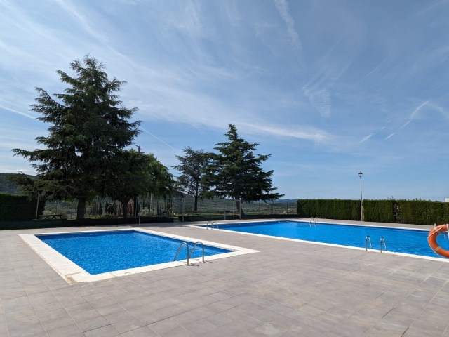 Piscina con tobogan