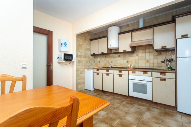 Cocina con espacio para comer