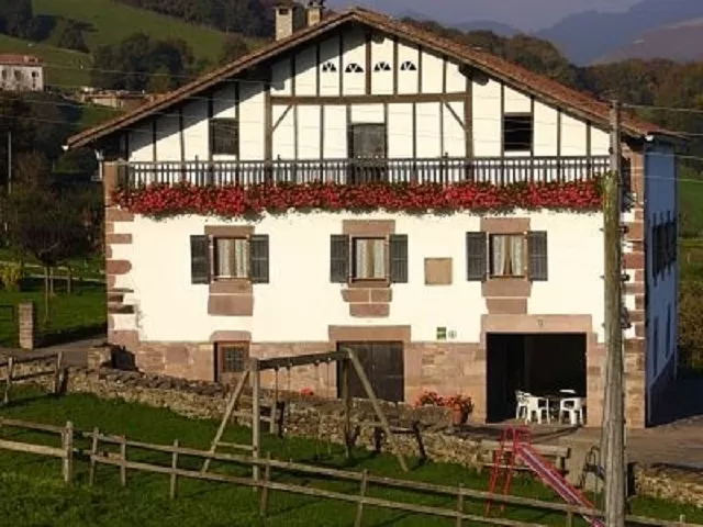 Casa Petisansenea II 