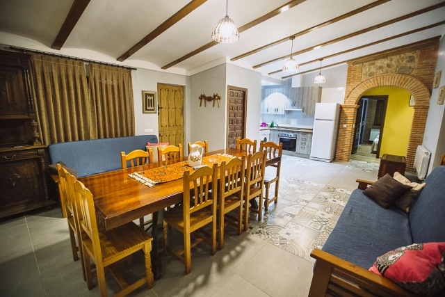 Sala amplia con sillones 