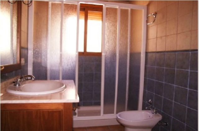 Bano completo con ducha 