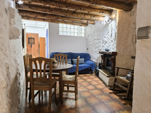 Sala de estar con chimenea